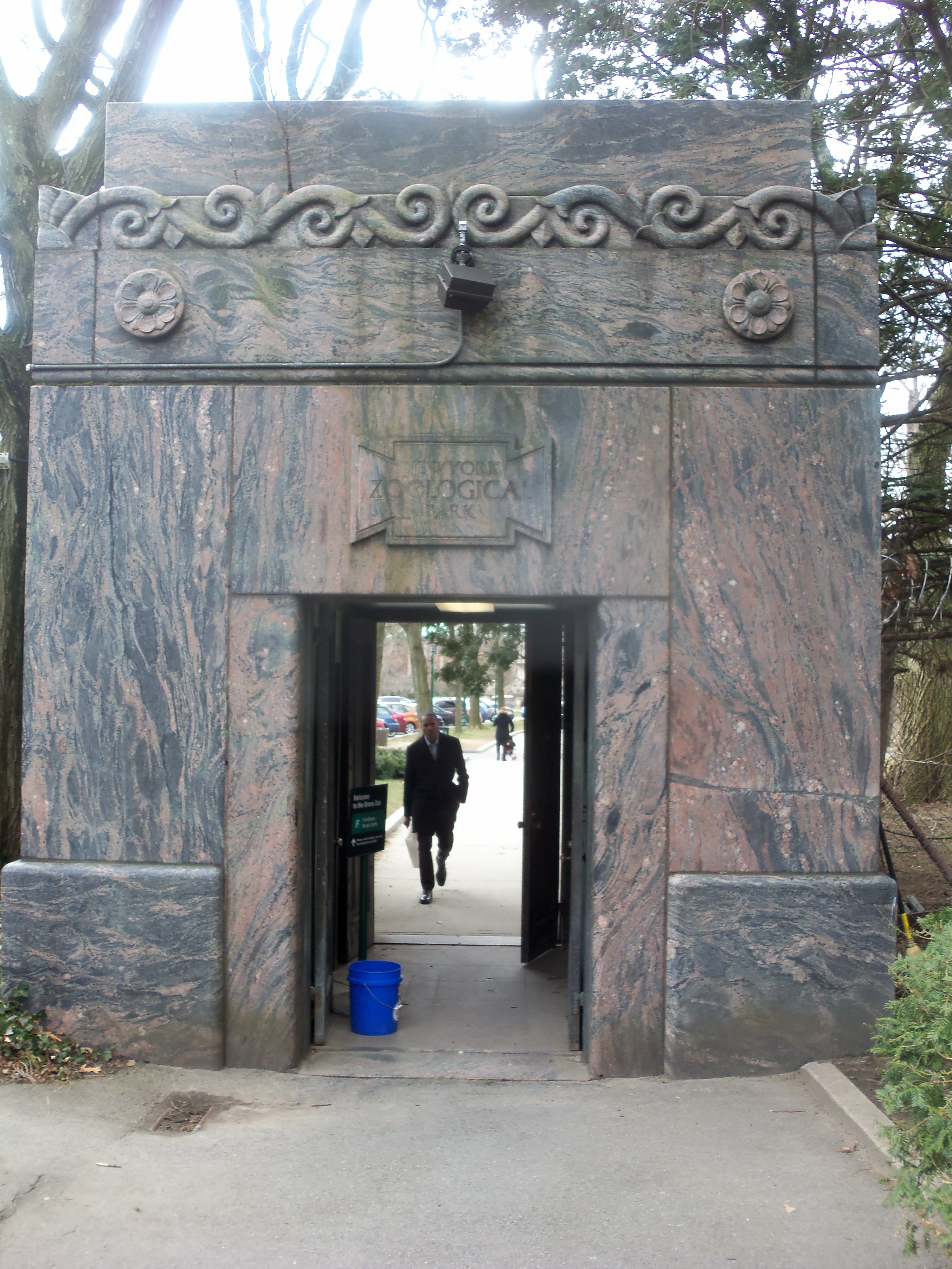 Bronx Zoo, Rainey Gates, pink granite entrance