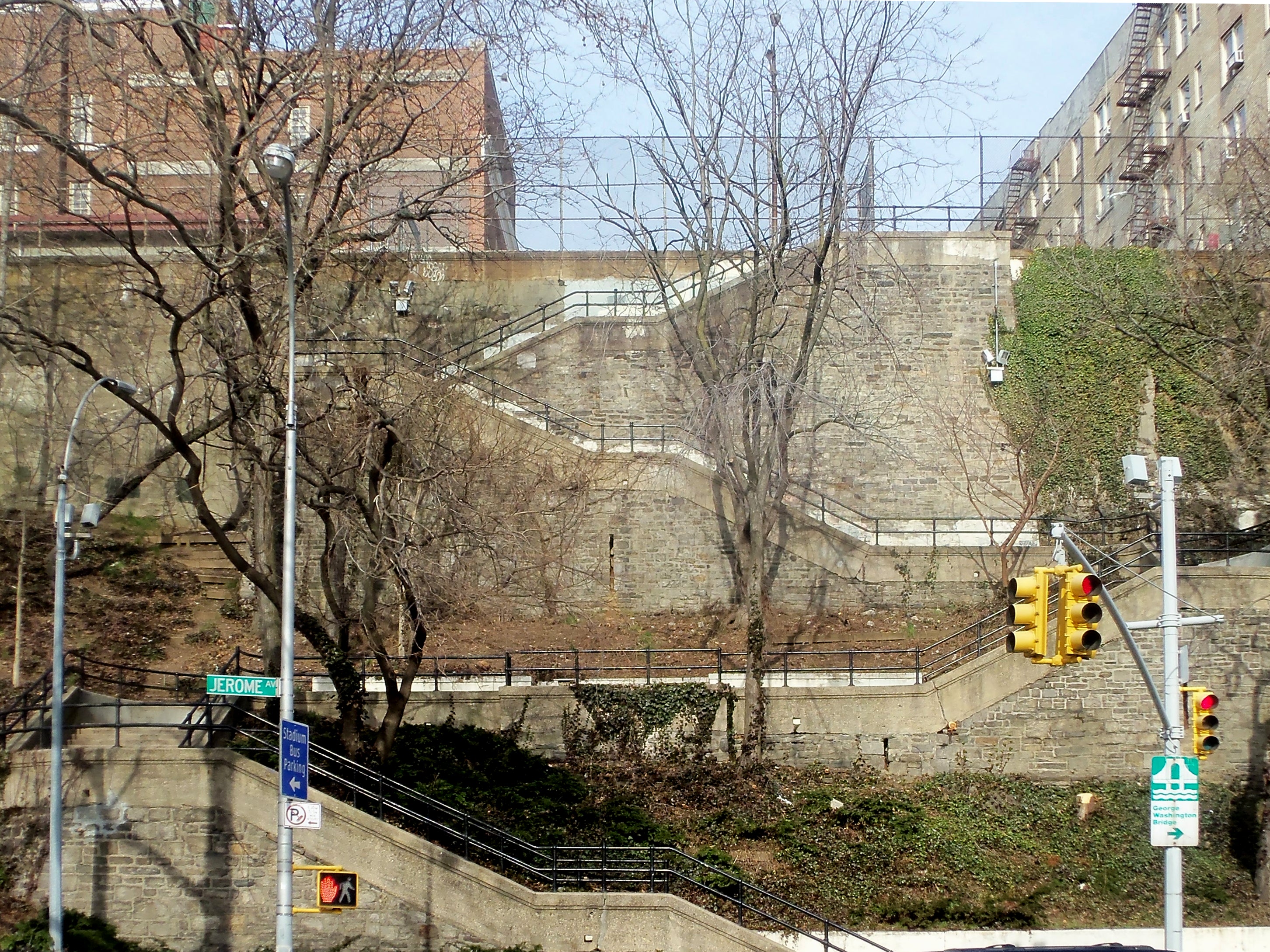 165th Street steps at Jerome Avenue