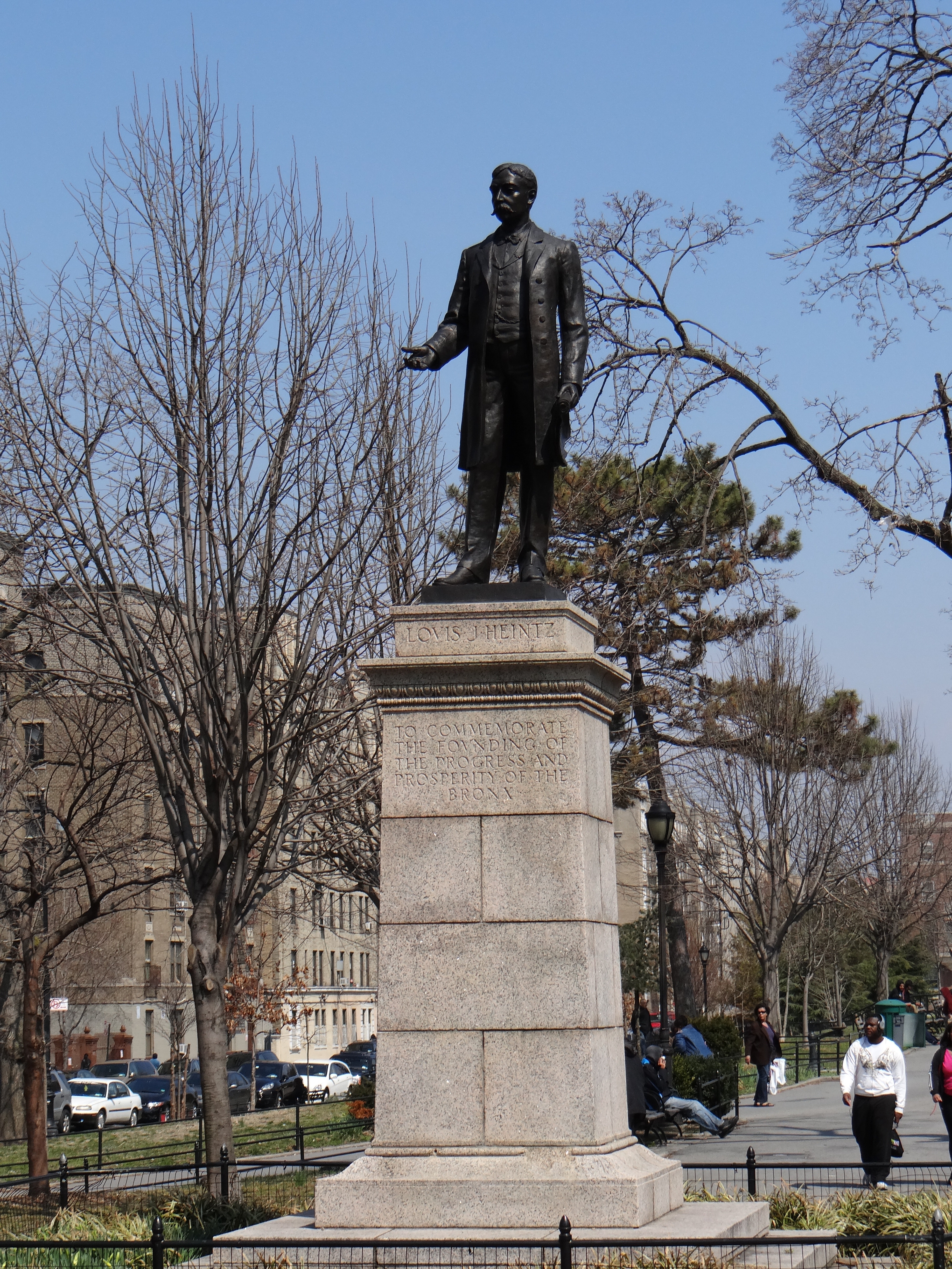Louis Heinz statue in Joyce Kilmer park