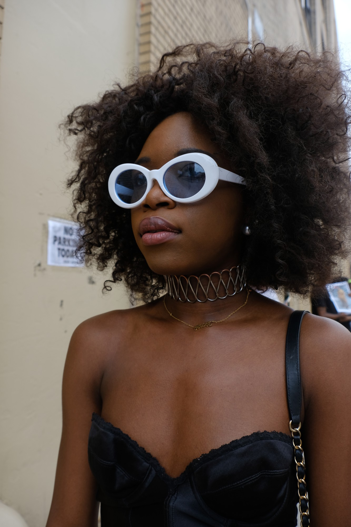 African American fashionista in sunglasses